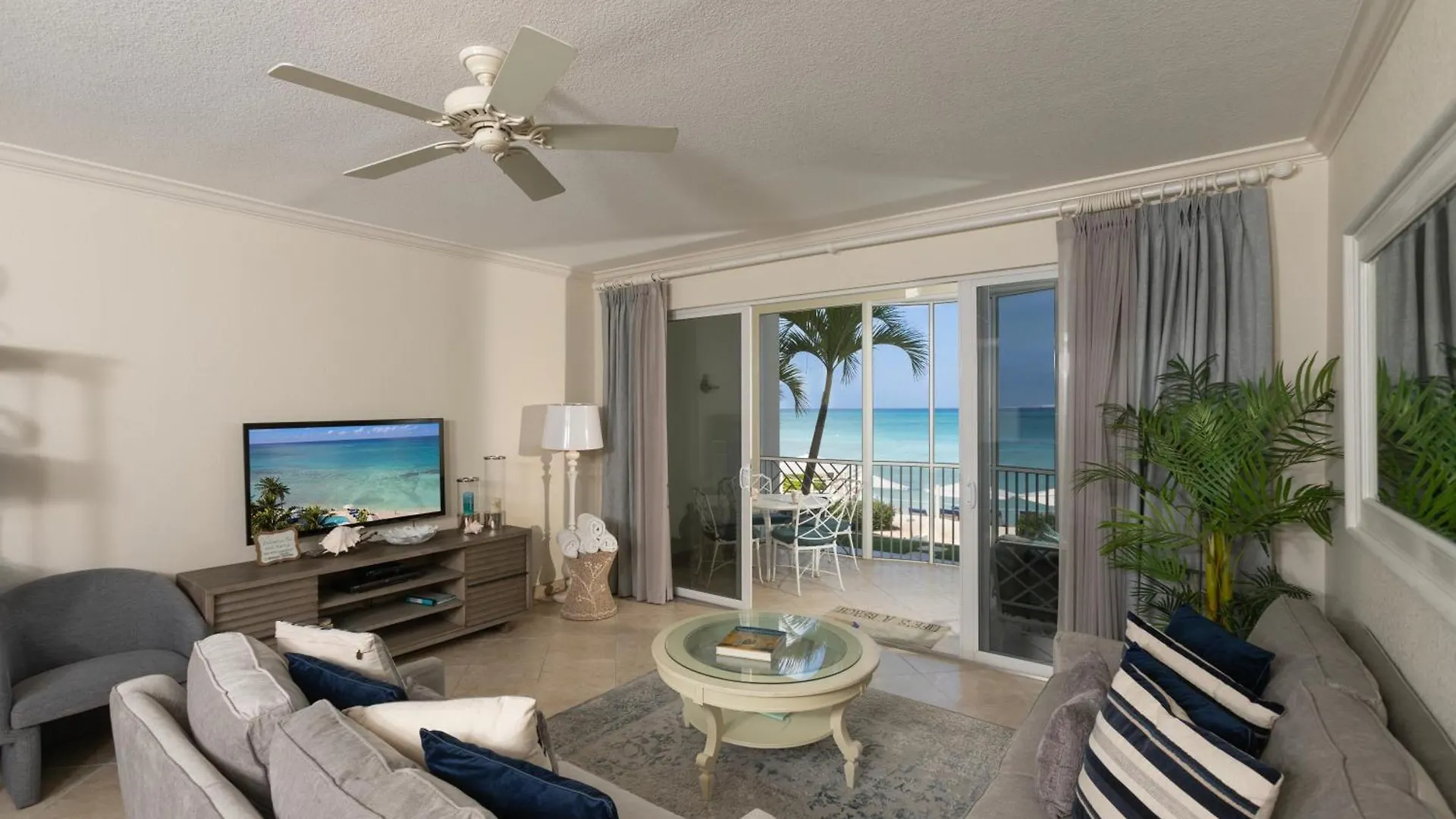 South Bay Beach Club 5- 2 Bedroom 2 Bathroom Unit Τζώρτζταουν
