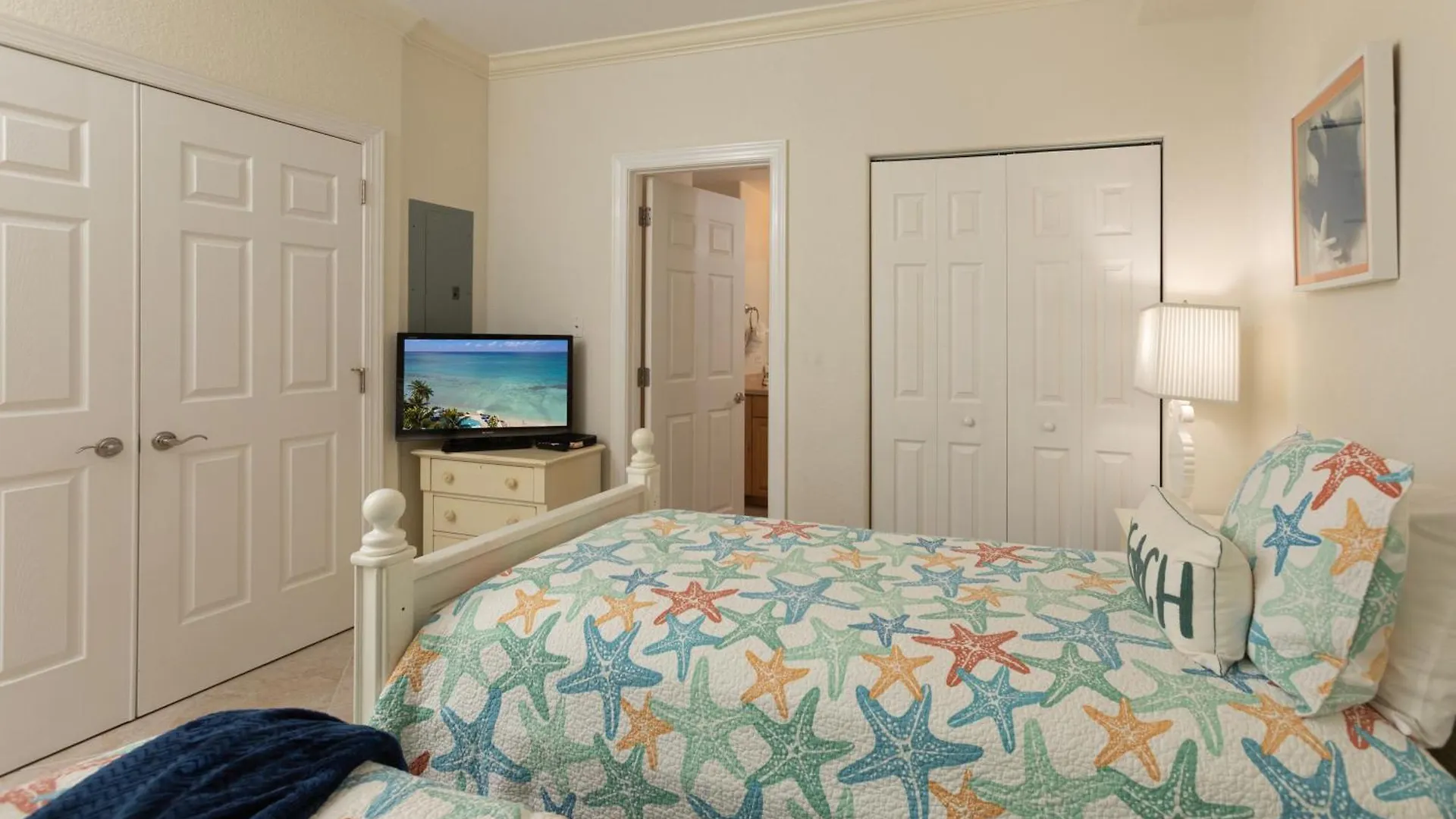 South Bay Beach Club 5- 2 Bedroom 2 Bathroom Unit Τζώρτζταουν