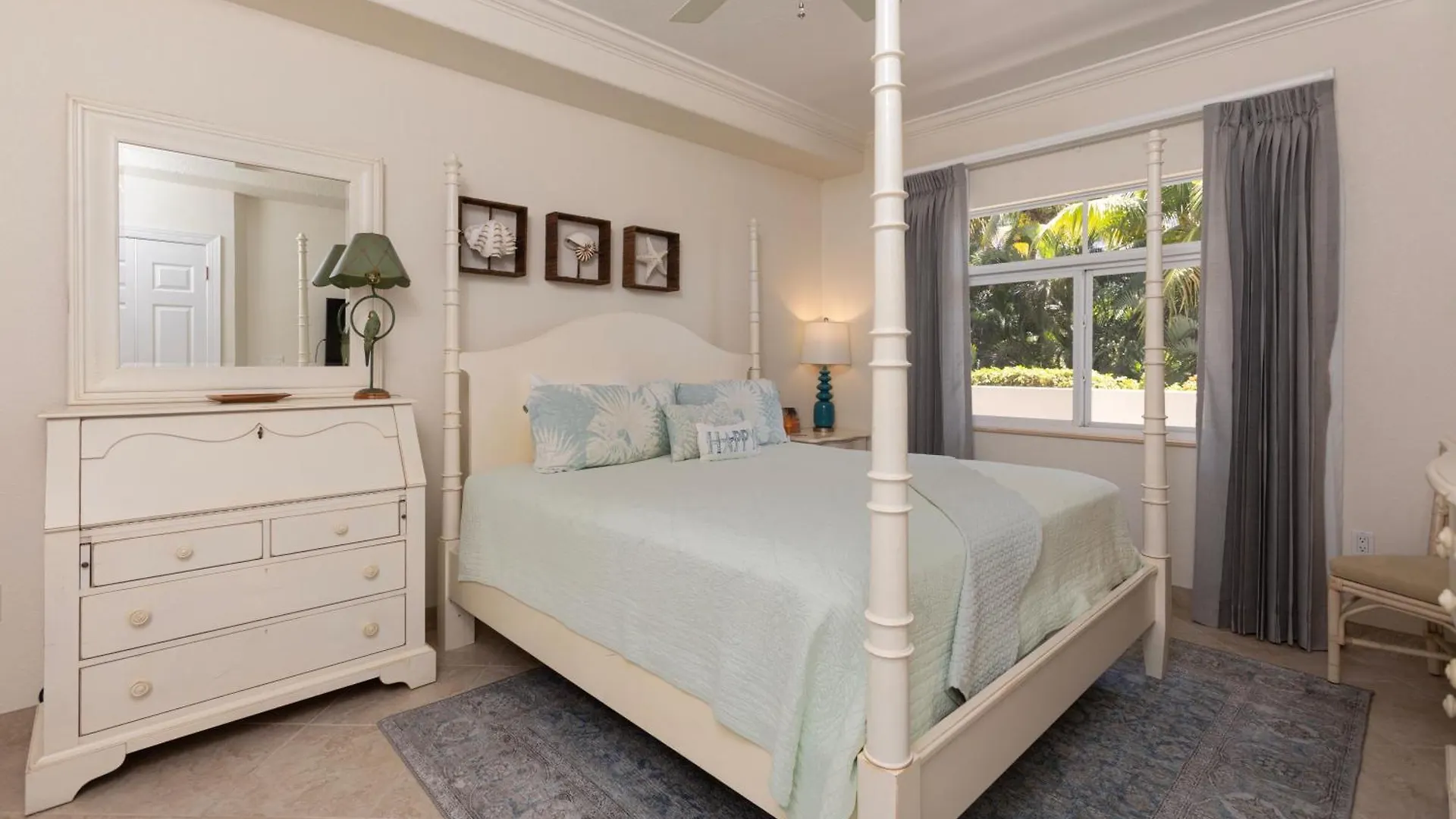 South Bay Beach Club 5- 2 Bedroom 2 Bathroom Unit George Town 0*,